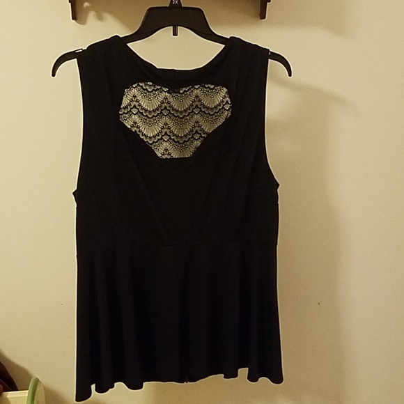 Top - Picture 2 of 2